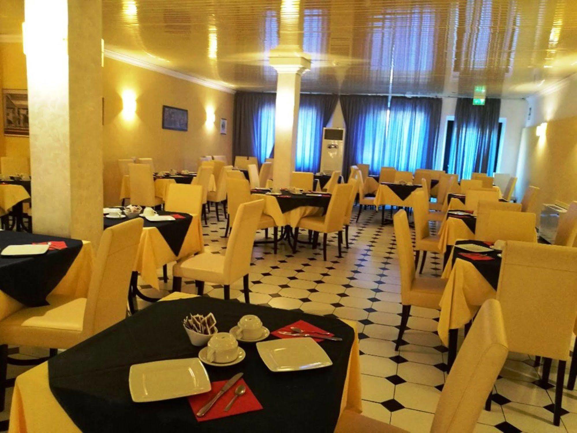 Hotel La Meridiana Urbino Extérieur photo