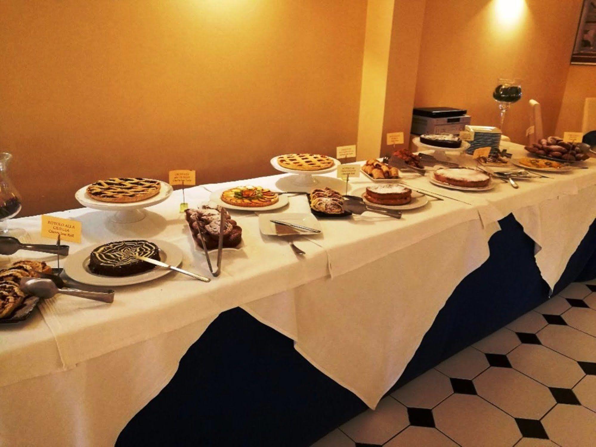 Hotel La Meridiana Urbino Extérieur photo