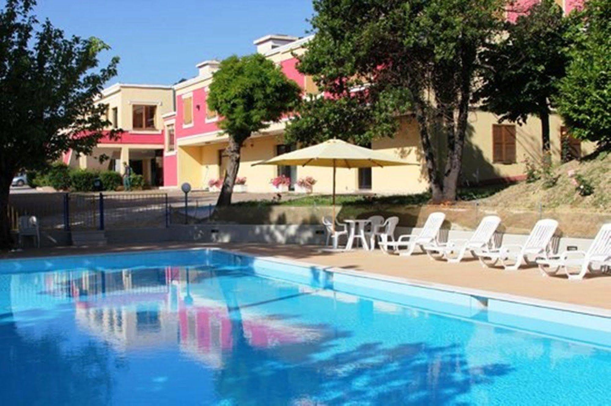 Hotel La Meridiana Urbino Extérieur photo